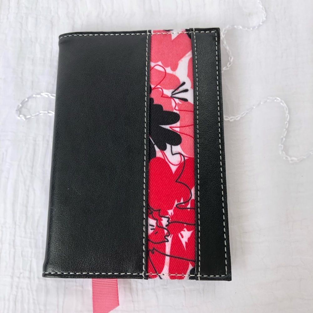 🔥MARY KAY Black & Pink Passport Holder. NWOT.